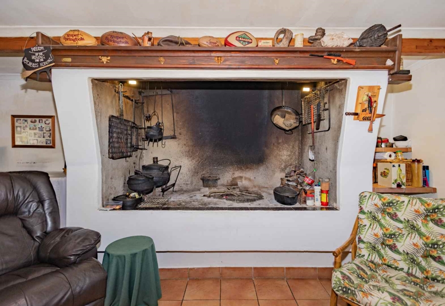 4 Bedroom Property for Sale in Oostersee Western Cape